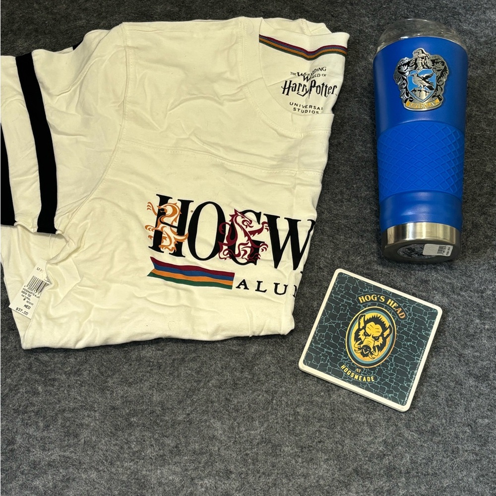 NWT Harry Potter White Short Sleeve Tee with Coaster and Tumbler